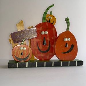 Wooden Halloween pumpkin decor